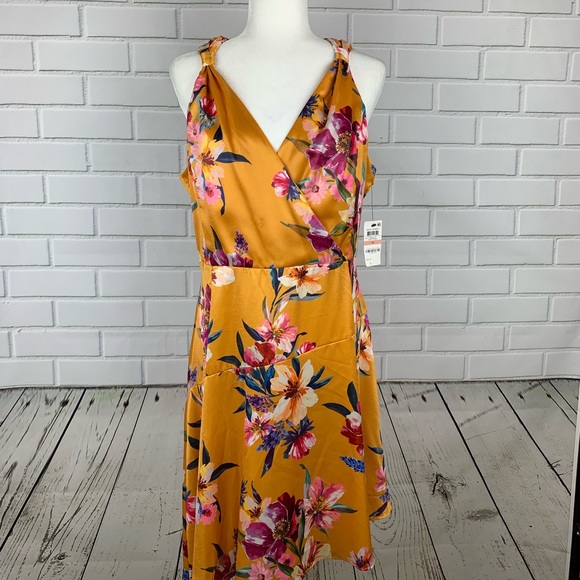 🔥BAR III🔥SLEEVELESS HAWAIIAN FLORAL PRINT ASYMMETRICAL DRESS SIZE 12 NWT - Picture 3 of 5